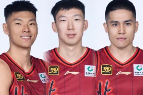 c7娱乐北京首钢训练开放日；今晨队长鼓劲引欢呼；全明星赛在即；身体对抗强度拉满的简单介绍