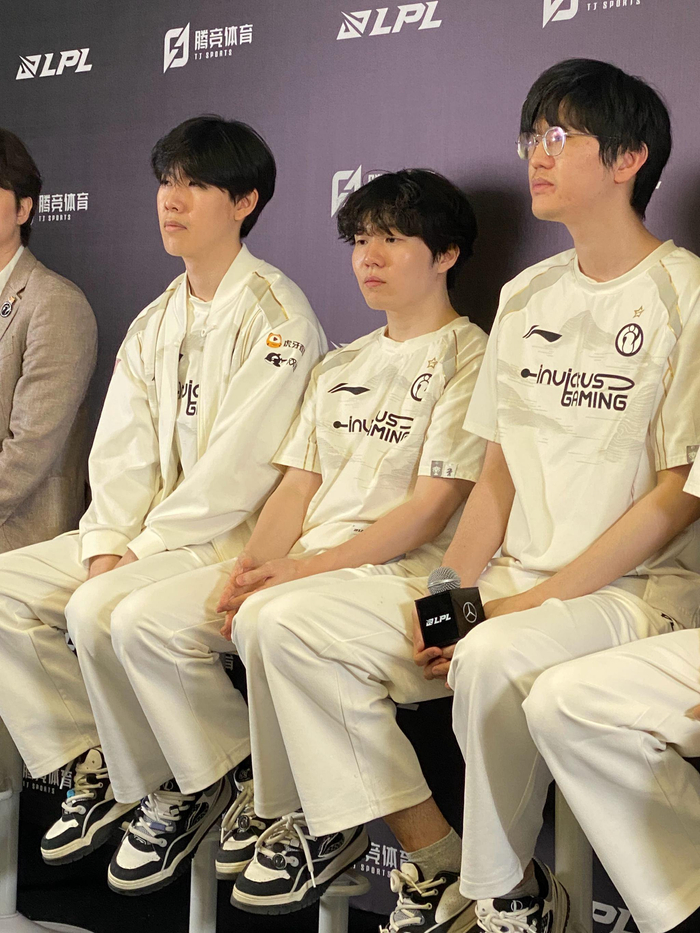  rookie和v5签了几年 